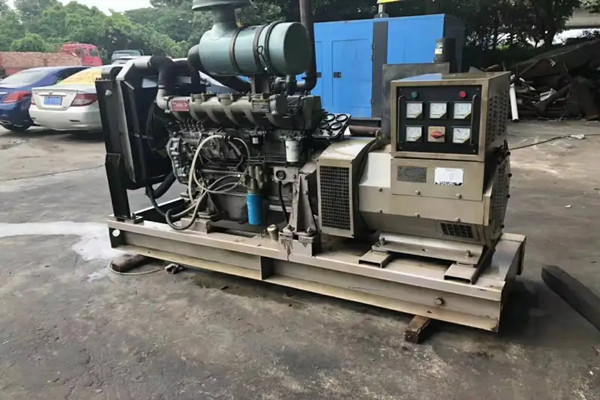 鳳崗出租發(fā)電機(jī)廠家電話